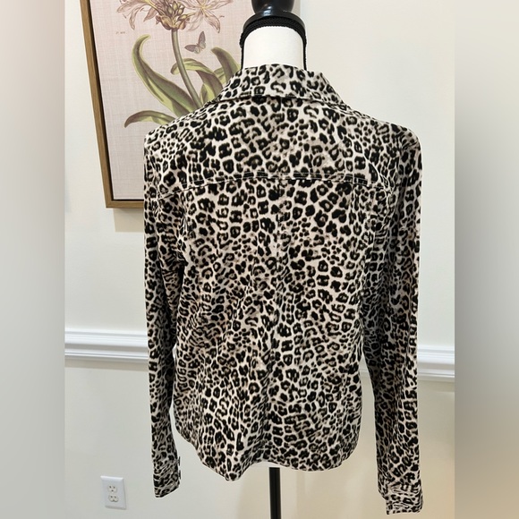 NWT  Charter Club Button Down Long Sleeve Jean Cut Jacket Animal Print SZ L - Picture 2 of 9
